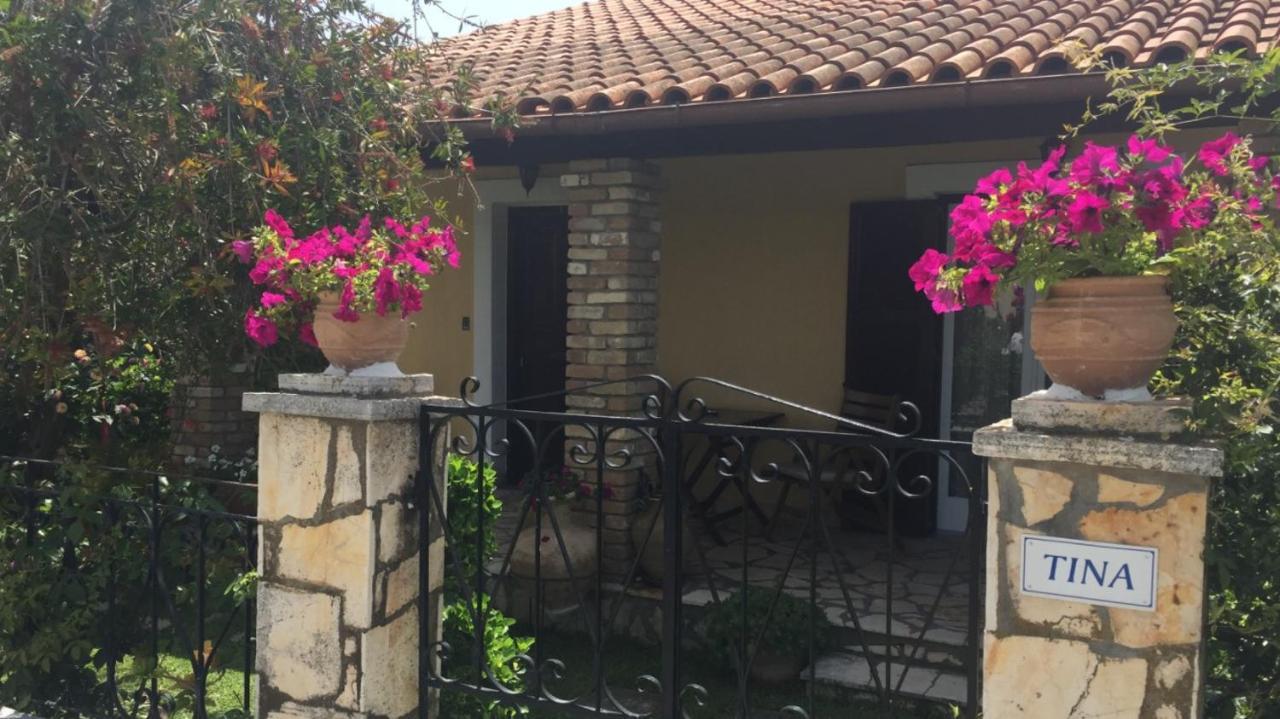 Villa Tina Country Beach Apartments Aharávi Kültér fotó